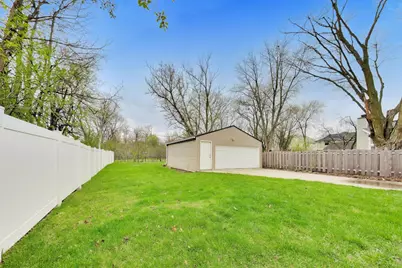 909 E Oakton Street, Arlington Heights, IL 60004 - Photo 25