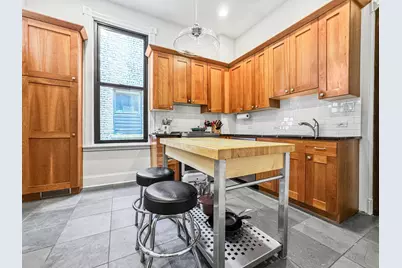 208 W St Paul Avenue, Chicago, IL 60614 - Photo 9