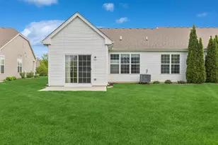 1822 Hannah Ln, Pingree Grove, IL 60140 - Photo 19