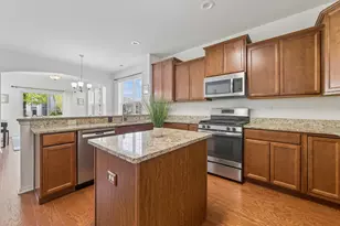 1822 Hannah Ln, Pingree Grove, IL 60140 - Photo 3