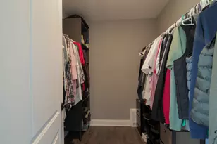 1201 N Scarlet Ct, Addison, IL 60101 - Photo 9