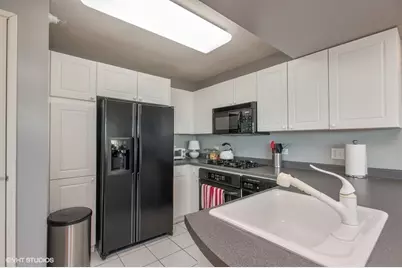 1720 Maple Avenue #2670, Evanston, IL 60201 - Photo 3