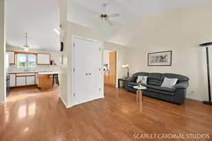 1004 Prairie View Ct, Naperville, IL 60563 - Photo 5