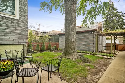 1423 W Hollywood Avenue, Chicago, IL 60660 - Photo 43