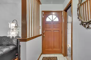 8713 S Washtenaw Ave, Evergreen Park, IL 60805 - Photo 5