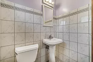 8713 S Washtenaw Ave, Evergreen Park, IL 60805 - Photo 17