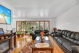 8713 S Washtenaw Ave, Evergreen Park, IL 60805 - Photo 7