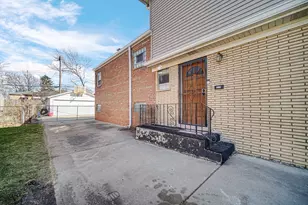 8713 S Washtenaw Ave, Evergreen Park, IL 60805 - Photo 33