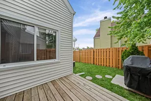 7637 Crescent Way, Hanover Park, IL 60133 - Photo 15