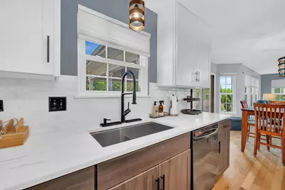 1002 Butterfield Circle E, Shorewood, IL 60404 - Photo 11