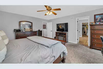 1002 Butterfield Circle E, Shorewood, IL 60404 - Photo 19