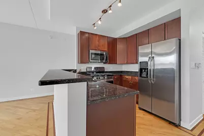 3611 W Montrose Avenue #407, Chicago, IL 60618 - Photo 5