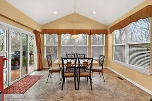 420 Blue Heron Cir, Bartlett, IL 60103 - Photo 17