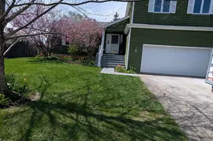 6 Crows Nest Ct, Third Lake, IL 60030 - Photo 1