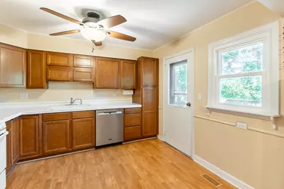 7615 Walnut Avenue, Woodridge, IL 60517 - Photo 7