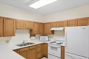 801 N McLean Blvd, Elgin, IL 60123 - Photo 5