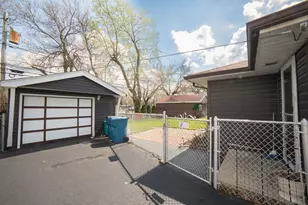 8953 S Corcoran Rd, Hometown, IL 60456 - Photo 17