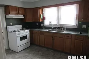 602 4th St, Rosiclare, IL 62982 - Photo 7