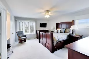 6643 Davis St, Morton Grove, IL 60053 - Photo 9