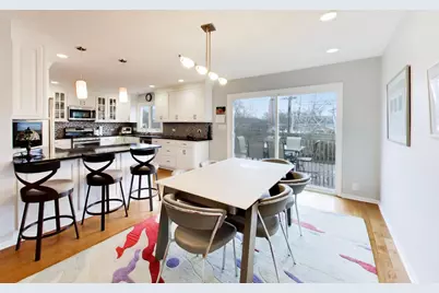 6643 Davis Street, Morton Grove, IL 60053 - Photo 5