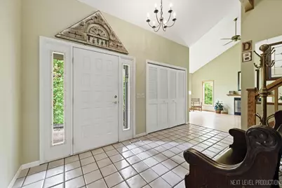 39W795 Reindeer Trail, Saint Charles, IL 60175 - Photo 3