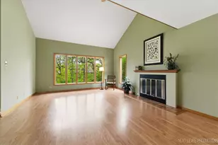 39W795 Reindeer Trail, Saint Charles, IL 60175 - Photo 5