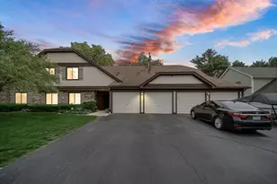 521 Cumberland Trail, Roselle, IL 60172 - Photo 3