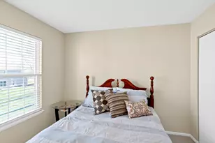 697 Bent Ridge Ln, Elgin, IL 60120 - Photo 19