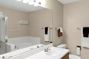 697 Bent Ridge Ln, Elgin, IL 60120 - Photo 17