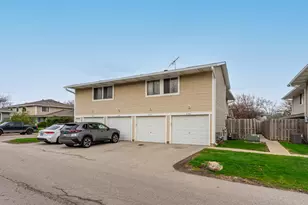 6102 Kit Carson Dr, Hanover Park, IL 60133 - Photo 23