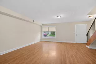 6102 Kit Carson Dr, Hanover Park, IL 60133 - Photo 7