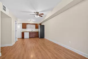 6102 Kit Carson Dr, Hanover Park, IL 60133 - Photo 9