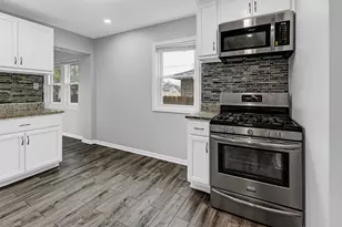 302 W 145th St, Riverdale, IL 60827 - Photo 9