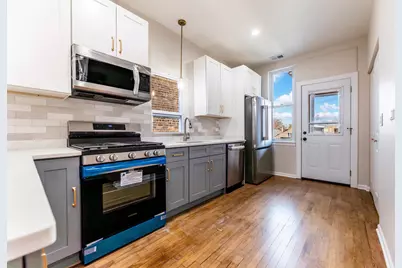 18 S Austin Boulevard #2, Oak Park, IL 60304 - Photo 5