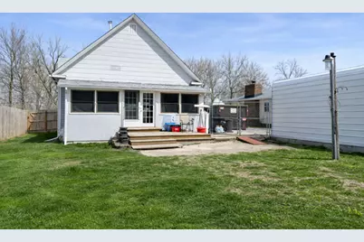 2285 W Center Street, Decatur, IL 62526 - Photo 11