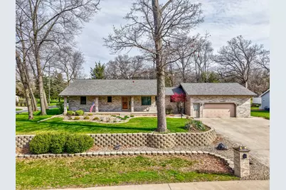 334 S Oak Lane, Streator, IL 61364 - Photo 1