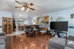 334 S Oak Ln, Streator, IL 61364 - Photo 3