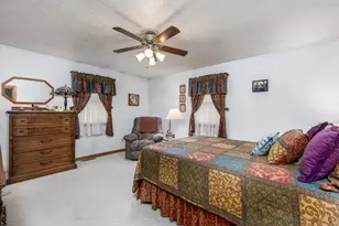 334 S Oak Ln, Streator, IL 61364 - Photo 9