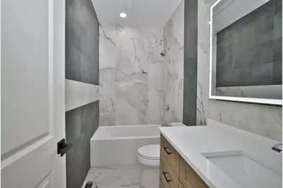350 E Eastgate Place, Chicago, IL 60616 - Photo 15