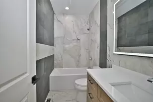 350 E Eastgate Pl, Chicago, IL 60616 - Photo 15