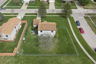 313 N Huntington Dr, McHenry, IL 60050 - Photo 17