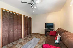 313 N Huntington Dr, McHenry, IL 60050 - Photo 13