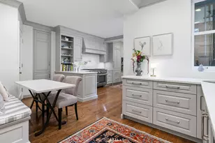 232 E Walton Pl, Chicago, IL 60611 - Photo 17