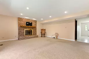 1570 W Goldengate Dr, Addison, IL 60101 - Photo 11
