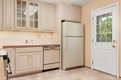 1570 W Goldengate Drive, Addison, IL 60101 - Photo 7
