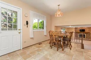 1570 W Goldengate Dr, Addison, IL 60101 - Photo 9