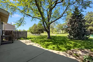 1570 W Goldengate Dr, Addison, IL 60101 - Photo 13