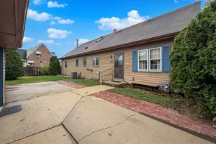 10620 Nevada Ave, Melrose Park, IL 60164 - Photo 29