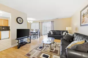 551 Cumberland Trail, Roselle, IL 60172 - Photo 5