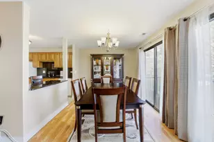 551 Cumberland Trail, Roselle, IL 60172 - Photo 7